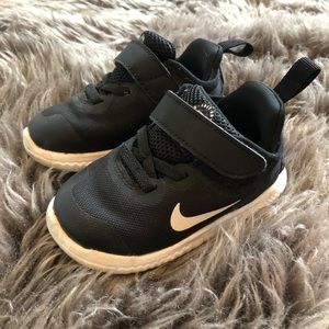 Euc toddler size 6 Nike free newer style